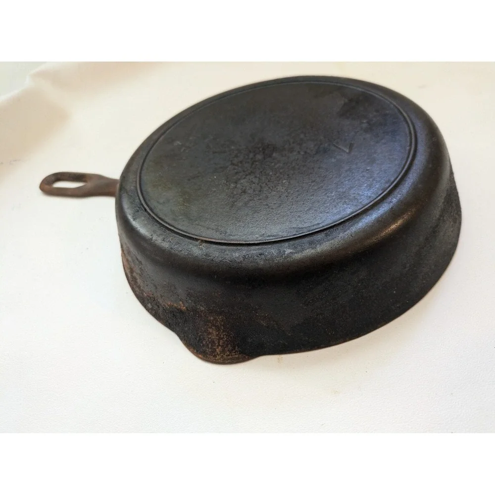 Griswold Iron Mountain 7 1032A Cast Iron Skillet Ban 2 Spout Unrestored